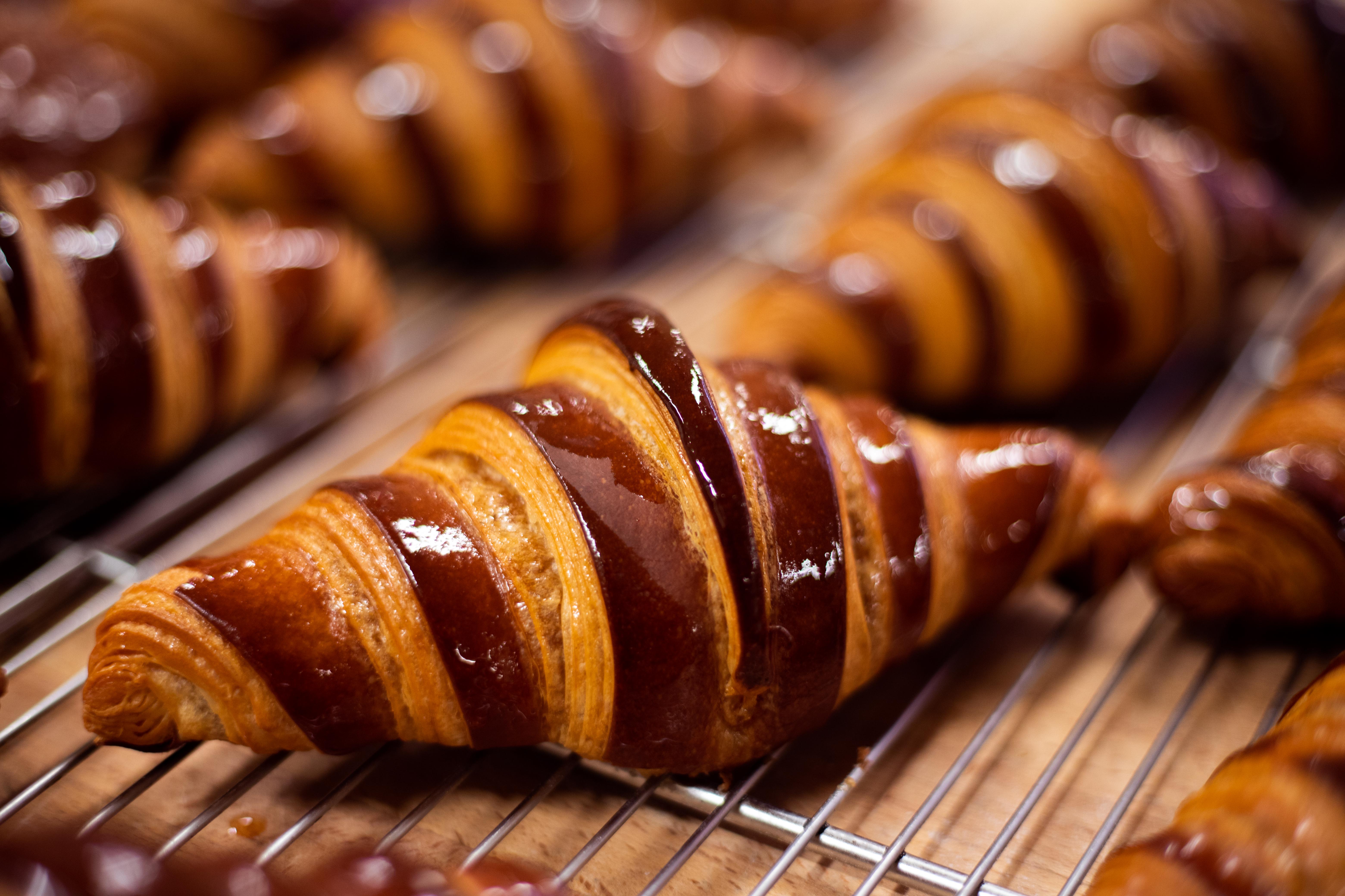 Photo au format paysage de plusieurs croissants au chocolat de Olivier Doublet de l'INBP de Rouen
